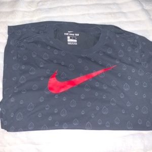 nike tshirt